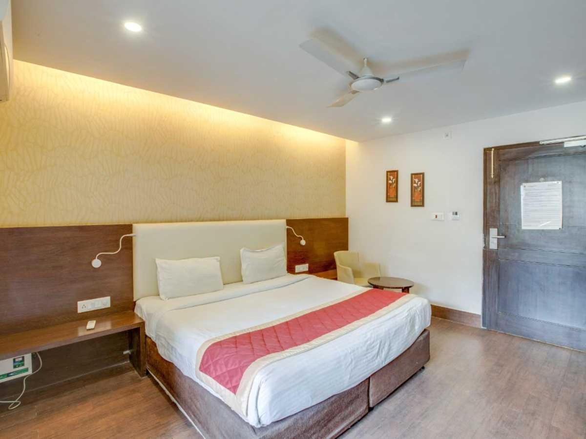 Hotel Sandstone Inn Lucknow Exterior foto